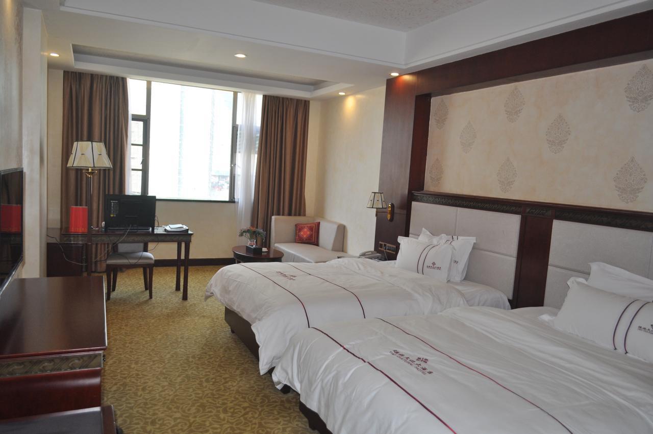 Guangdong Yao Cultural Hotel Liannan Exterior photo